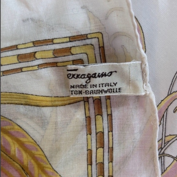 Vintage Italian Salvatore Ferragamo Scarf With 2 Colorful Roosters, 16.5”x17.5” - Picture 4 of 10